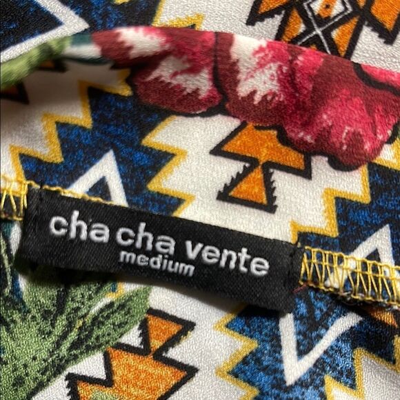 Cha Cha Vente Multicolor Patterned Blouse beautiful super soft high Low style M - Picture 5 of 7